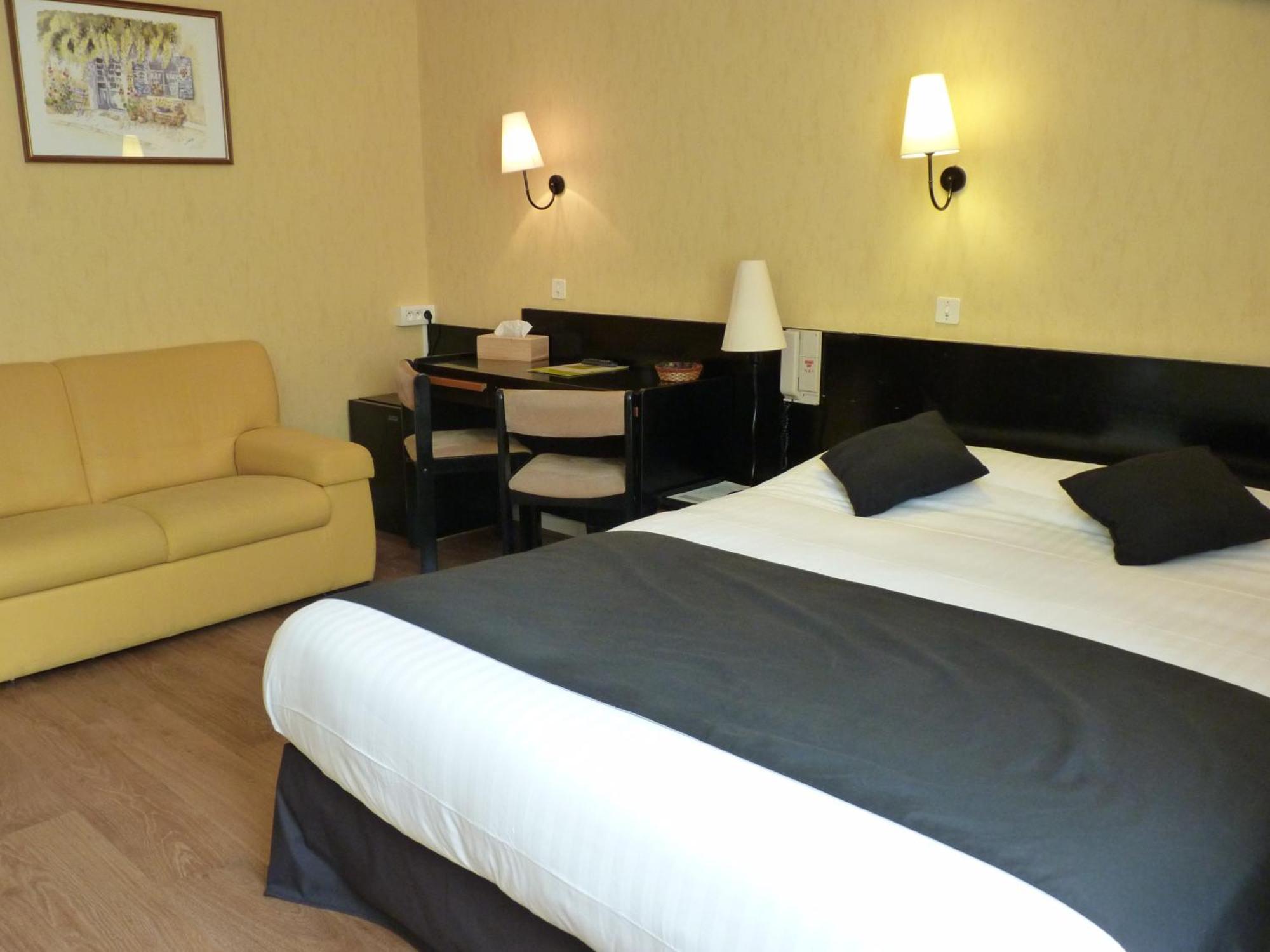 Logis Hotel Le Belle Rive Нажак Екстер'єр фото
